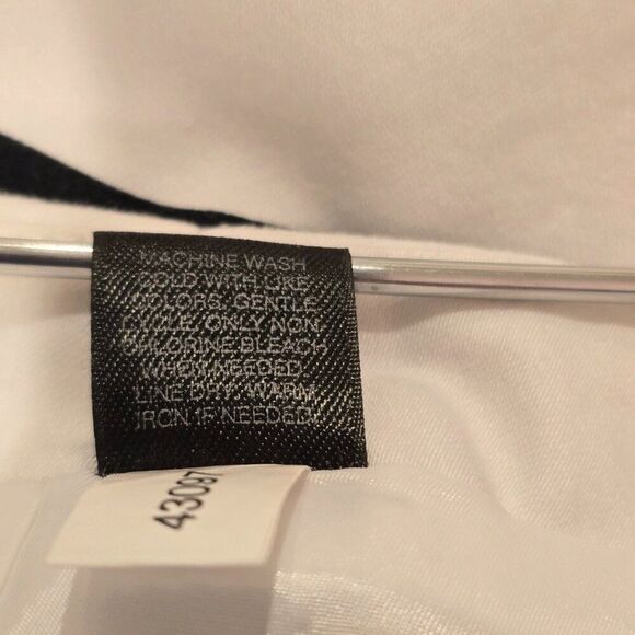 Express Design Studio Lined Skirt Black And White Geometric Print Women Size 2 - Picture 10 of 10